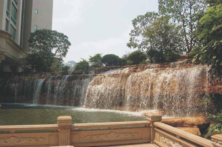 深圳南方國(guó)際廣場(chǎng)假山瀑布 深圳南方國(guó)際廣場(chǎng)假山瀑布